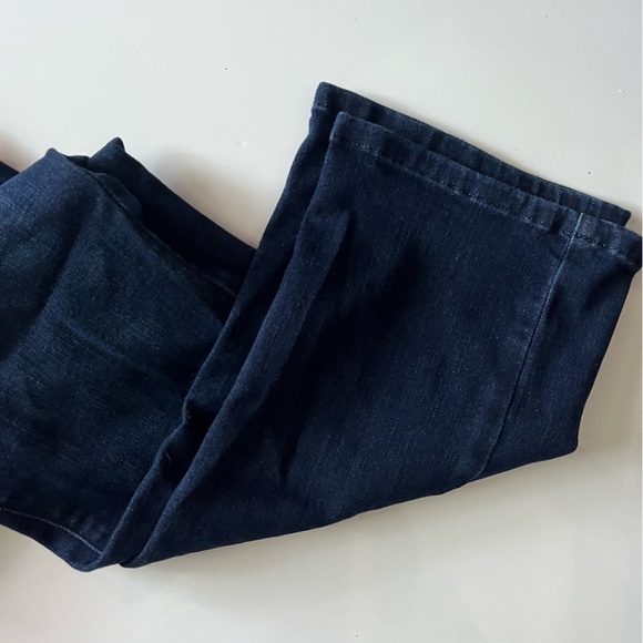 Good American • Blue 224 Good Legs Straight Crop Jeans - Picture 4 of 9